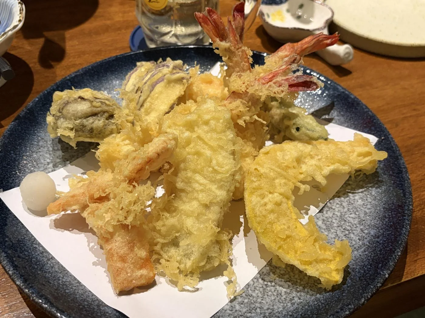 海老と野菜などの天ぷら盛り合わせ
